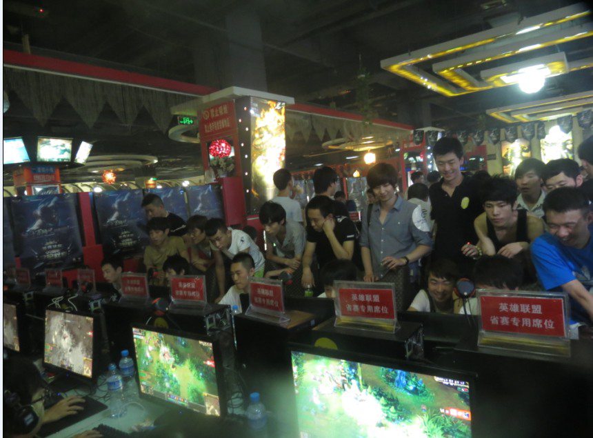 英雄联盟UZI退役，国外LOL圈纷纷祝福